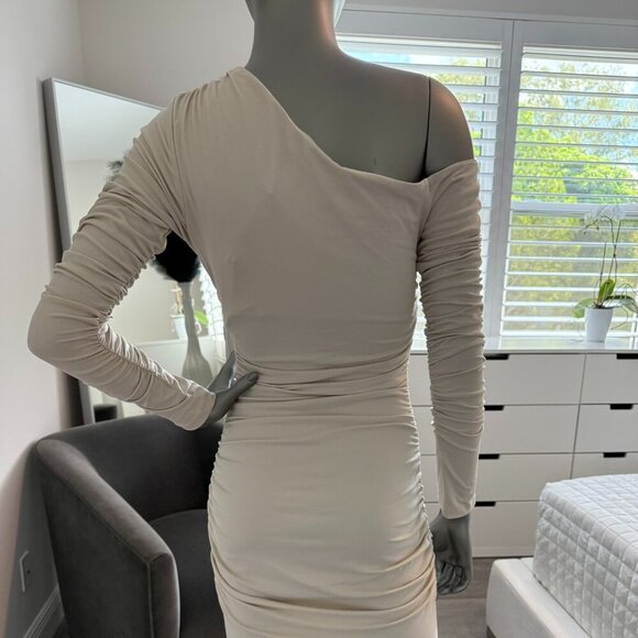 REVOLVE Susana Monaco one shoulder off shoulder gathered long sleeve dress - Picture 8 of 8